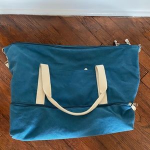 Lo & Sons Catalina Deluxe Small Bag